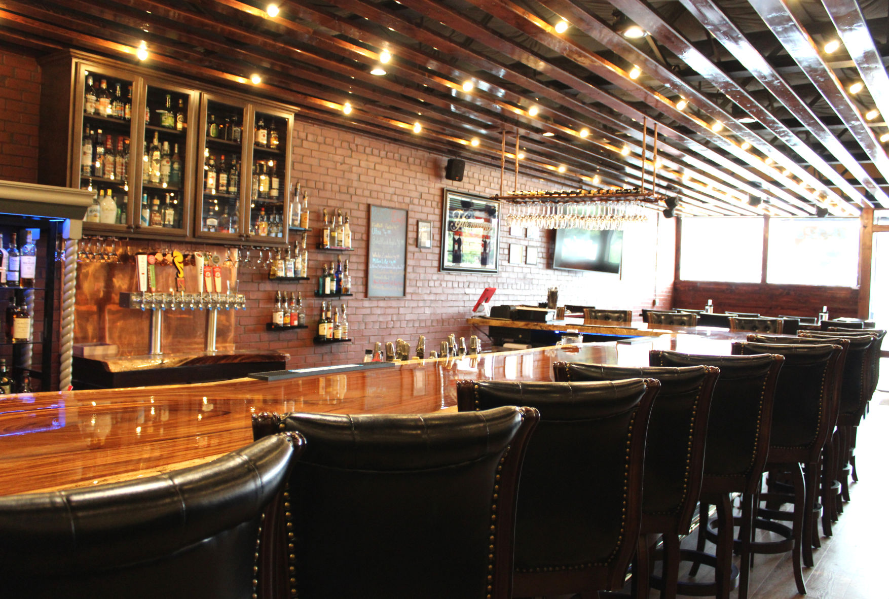 B52s new bar (3).JPG